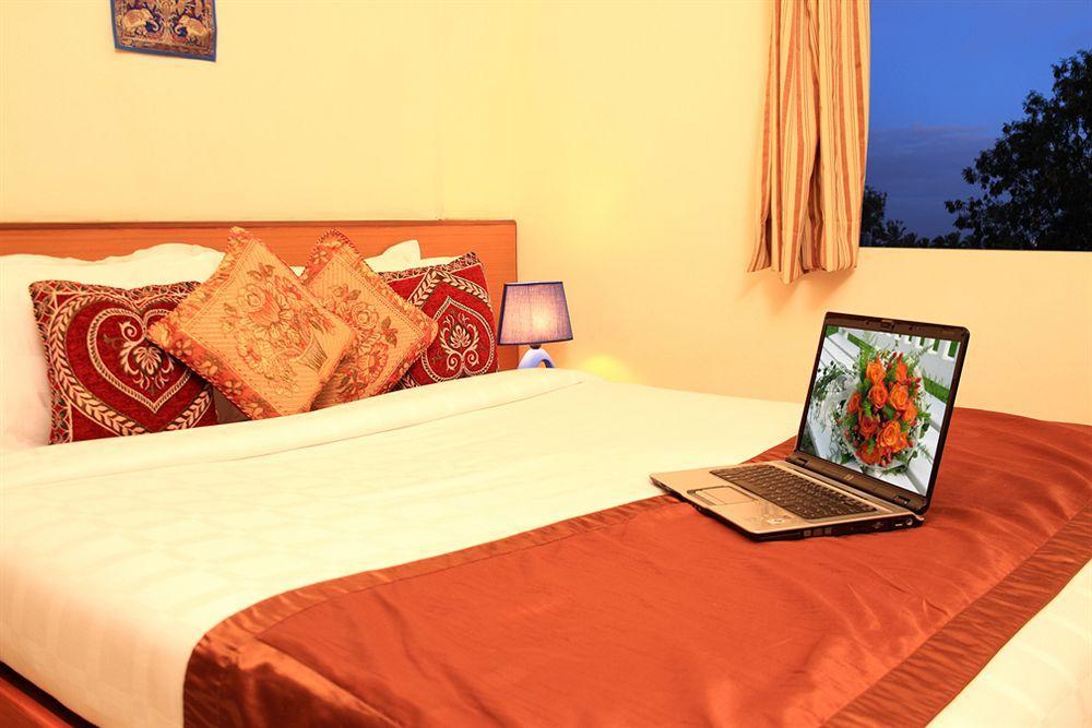 Arra Suites Bangalore Exterior foto